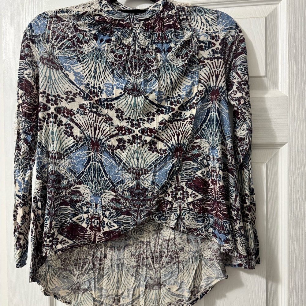 Free People Gorgeous bypass hi-lo top, XS/TP, beautiful pattern